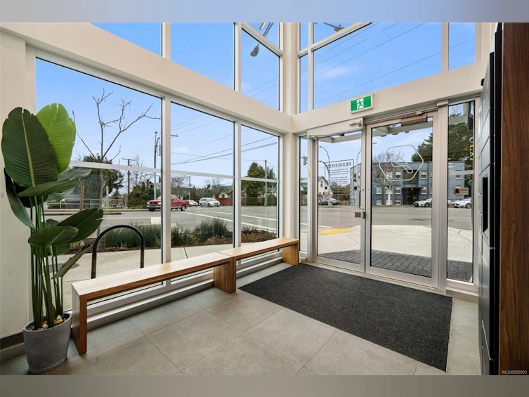 507-1301 Hillside Avenue, Victoria, BC, V8T 0E3 - 2