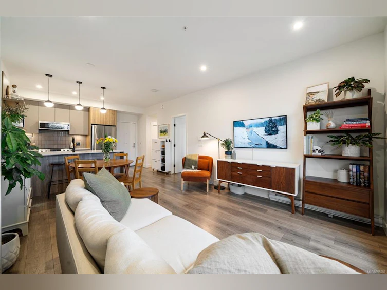 507-1301 Hillside Avenue, Victoria, BC, V8T 0E3 - 4
