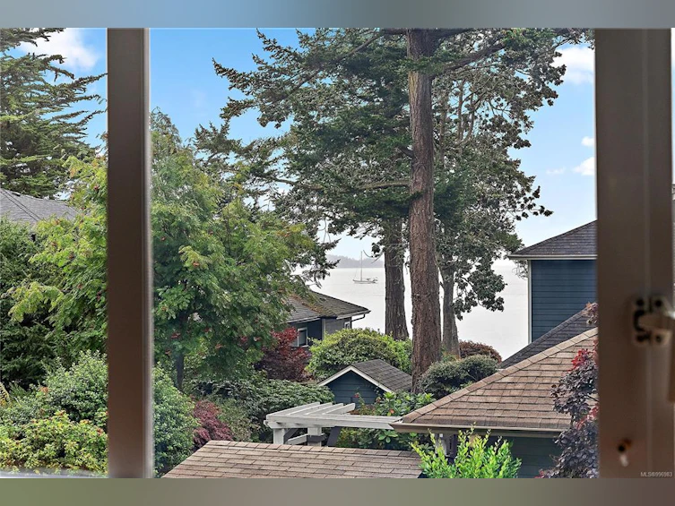 2543 Beaufort Road, Sidney, BC, V8L 2K2 - 31