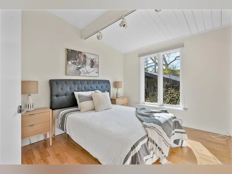 1262 Roslyn Road, Oak Bay, BC, V8S 4R6 - 24