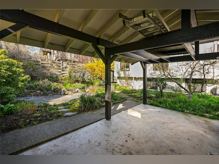 1262 Roslyn Road, Oak Bay, BC, V8S 4R6 - 39