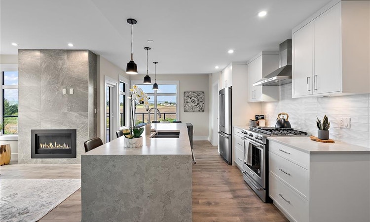 309-2520 Hackett Crescent