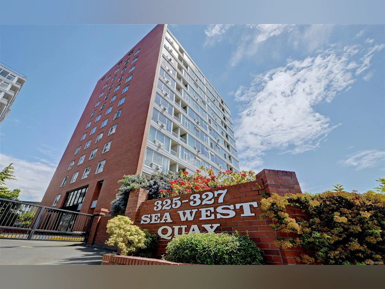 704-325 Maitland Street, Victoria, BC, V9A 7E9