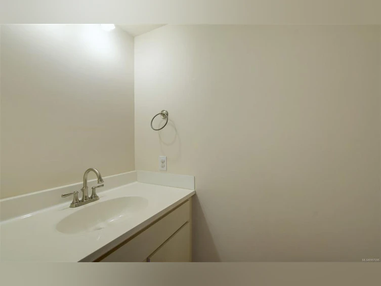 704-325 Maitland Street, Victoria, BC, V9A 7E9 - 13