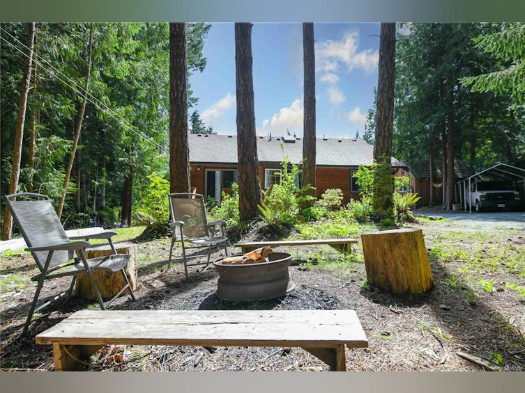 7895 Ships Point Road, Fanny Bay, BC, V0R 1W0 - 9