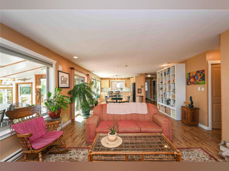 7895 Ships Point Road, Fanny Bay, BC, V0R 1W0 - 16