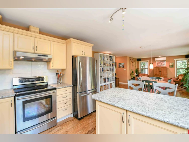 7895 Ships Point Road, Fanny Bay, BC, V0R 1W0 - 15