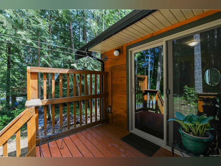 7895 Ships Point Road, Fanny Bay, BC, V0R 1W0 - 43