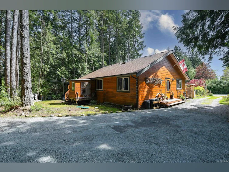 7895 Ships Point Road, Fanny Bay, BC, V0R 1W0 - 3