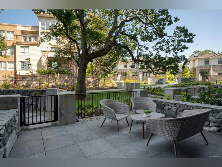 101-1201 Fort Street, Victoria, BC, V8V 3L1 - 27