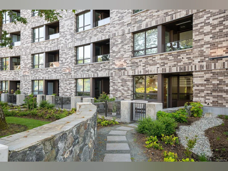 101-1201 Fort Street, Victoria, BC, V8V 3L1 - 30