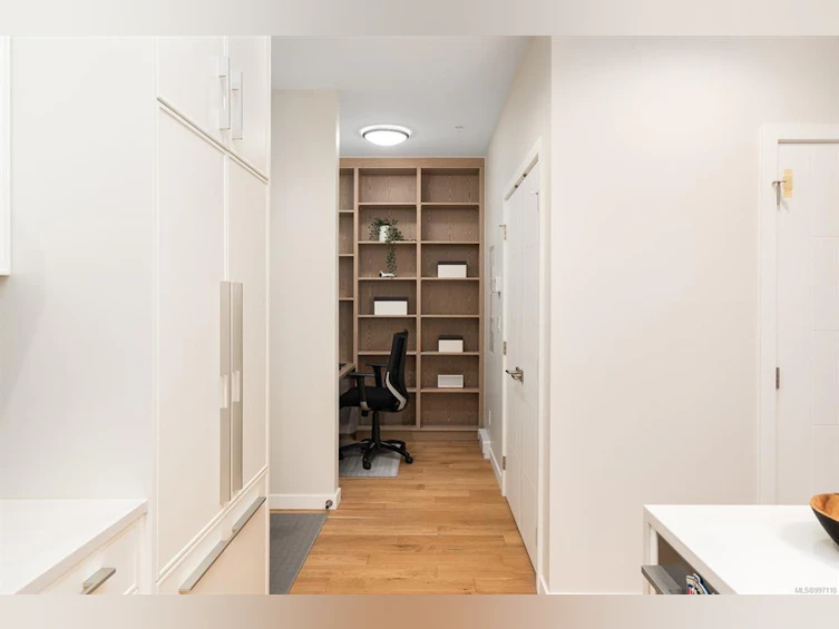 101-1201 Fort Street, Victoria, BC, V8V 3L1 - 16