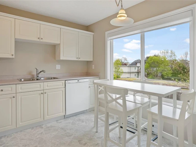 301 - 9993 Fourth Street, Sidney BC V8L 2Z6