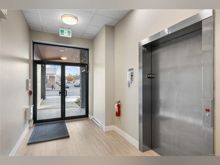 204-113 E Hirst Avenue, Parksville, BC, V9P 1K3 - 30