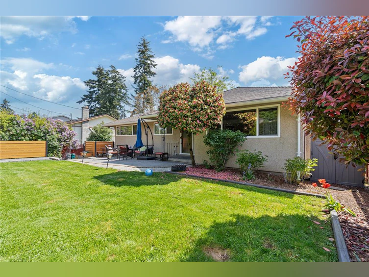 104 Burnett Road, View Royal, BC, V9B 4P7 - 2