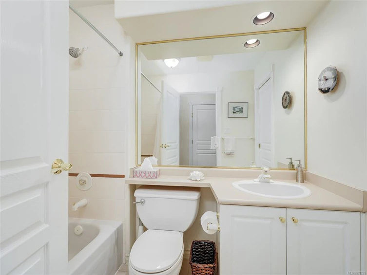 104-530 Marsett Place, Saanich, BC, V8Z 7J2 - 13