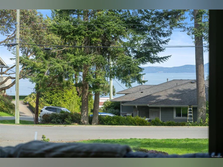 5064 Wesley Road, Saanich, BC, V8Y 1Z4 - 7
