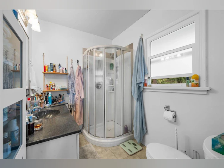 5064 Wesley Road, Saanich, BC, V8Y 1Z4 - 16