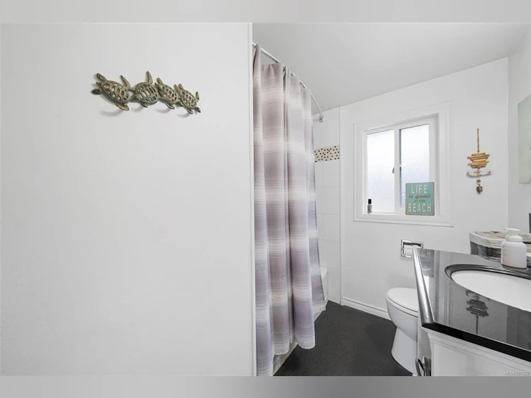 5064 Wesley Road, Saanich, BC, V8Y 1Z4 - 20