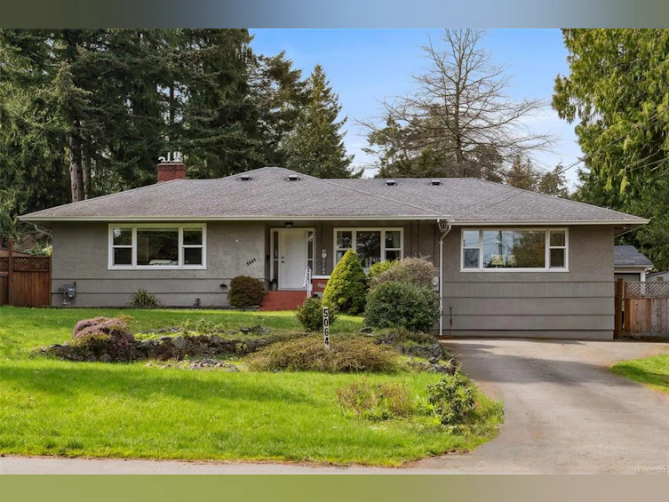 5064 Wesley Road, Saanich, BC, V8Y 1Z4