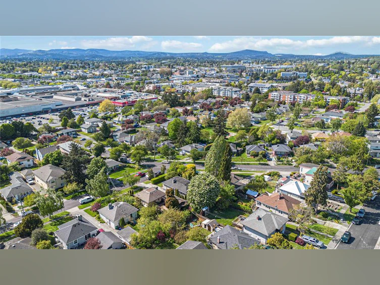 3127 Rutledge Street, Victoria, BC, V8X 1N3 - 38