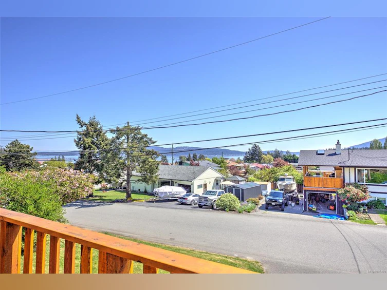 8054 Bertha Street, Crofton, BC, V0R 1R0 - 11