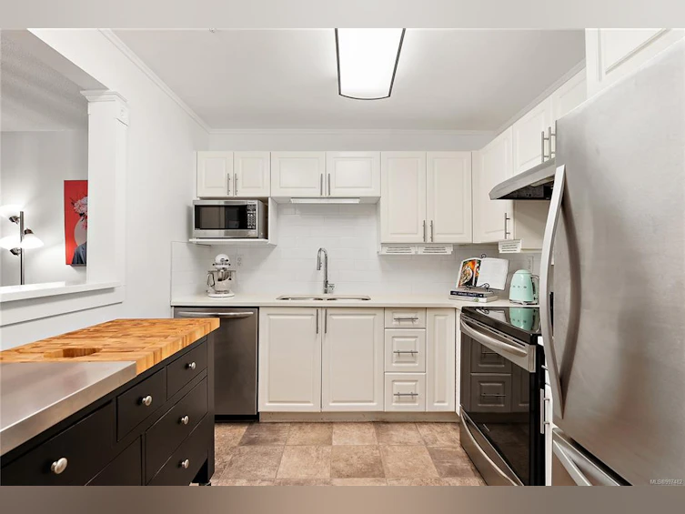 122-290 Island Highway, View Royal, BC, V9B 1G5 - 11