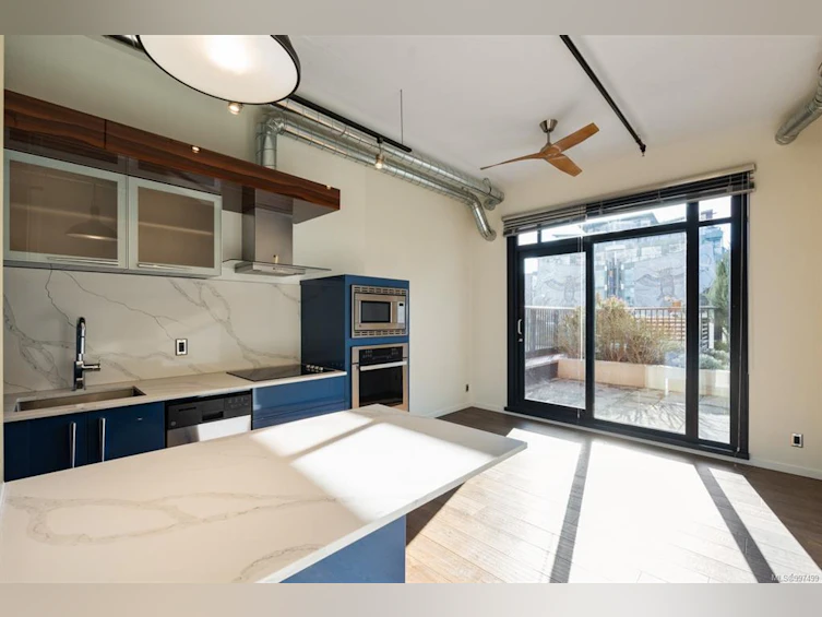 302-1029 View Street, Victoria, BC, V8V 0C9 - 4