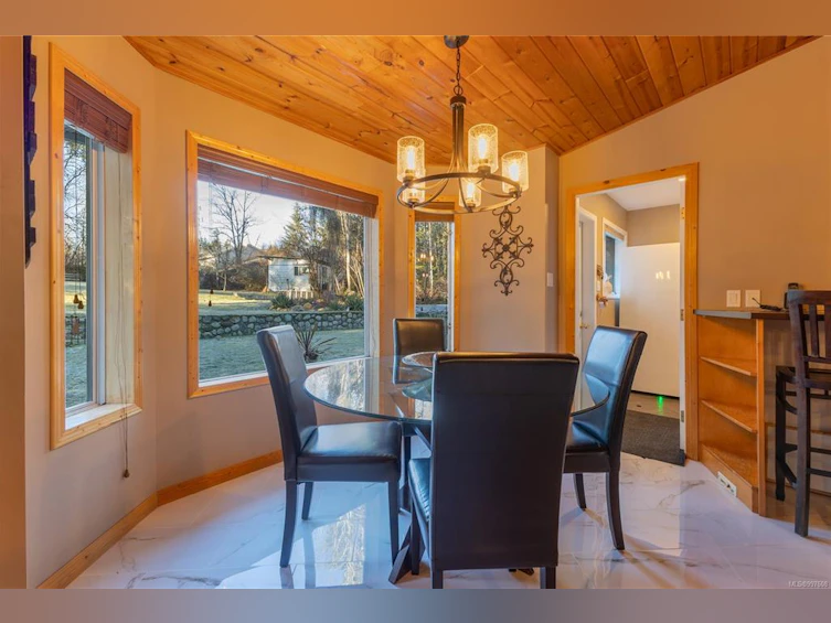 777 Salsbury Road, Courtenay, BC, V9N 9M2 - 8