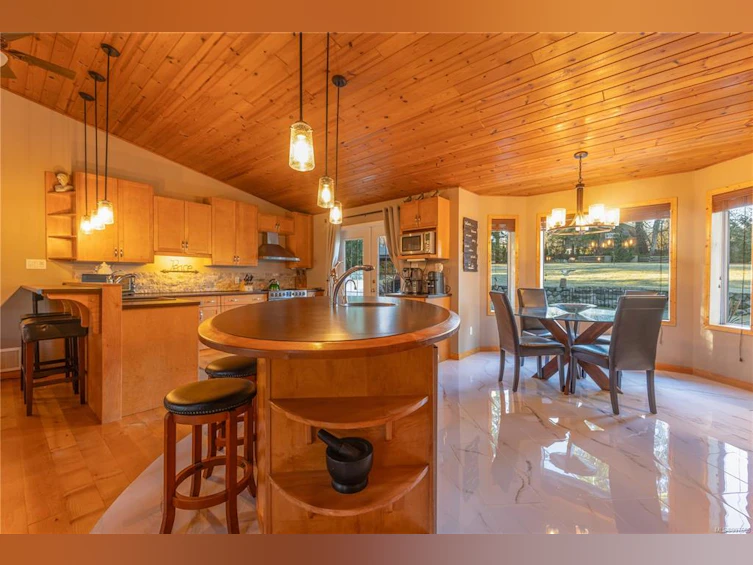 777 Salsbury Road, Courtenay, BC, V9N 9M2 - 5