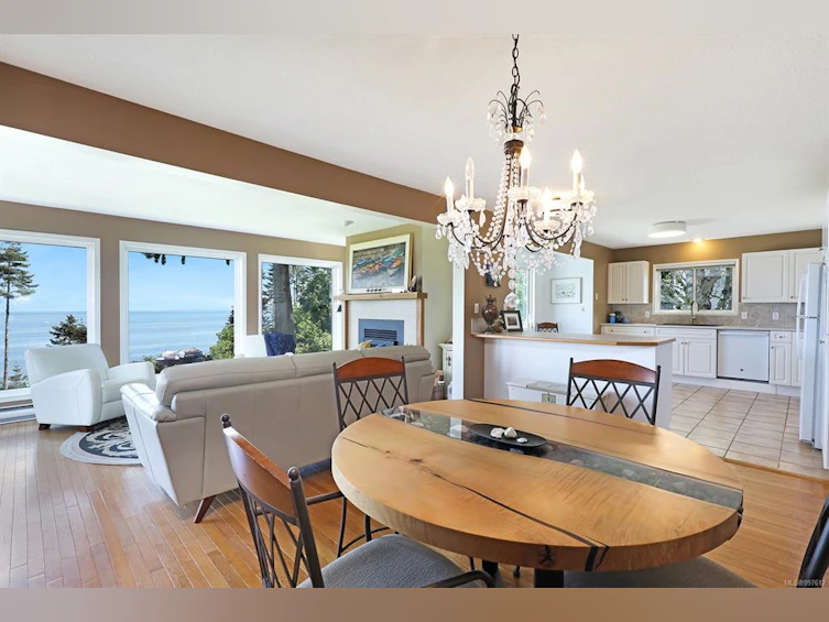 5037 Seaview Drive, Bowser/Deep Bay, BC, V0R 1G0 - 13