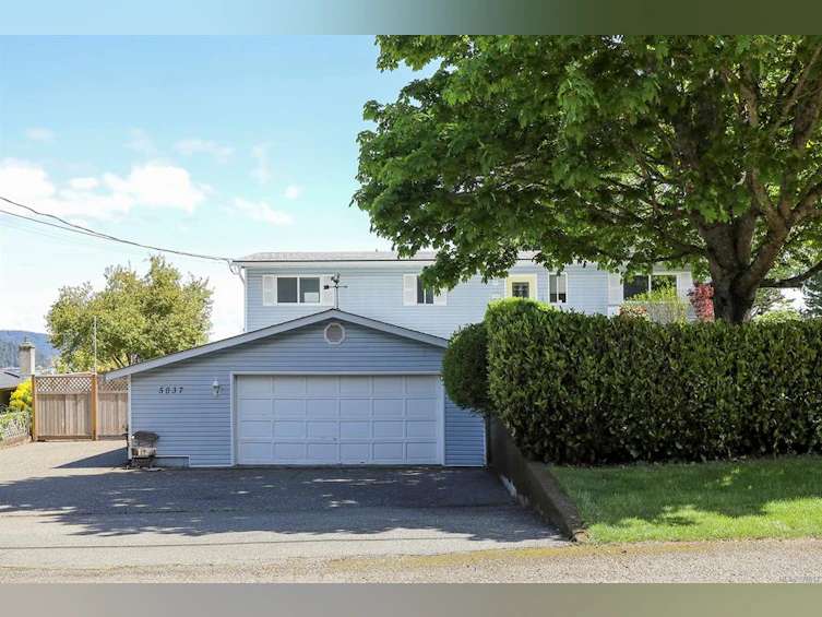5037 Seaview Drive, Bowser/Deep Bay, BC, V0R 1G0 - 9