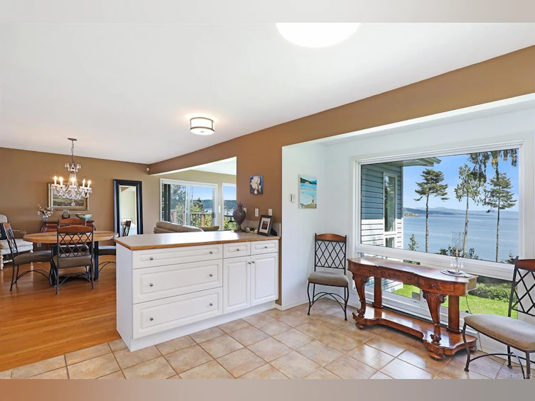 5037 Seaview Drive, Bowser/Deep Bay, BC, V0R 1G0 - 15