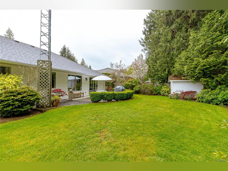 618 Yambury Road, Qualicum Beach, BC, V9K 1C5 - 8