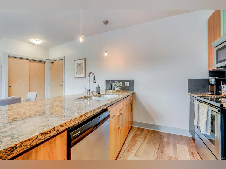 412-2745 Veterans Memorial Pkwy, Langford, BC, V9B 0H4 - 10