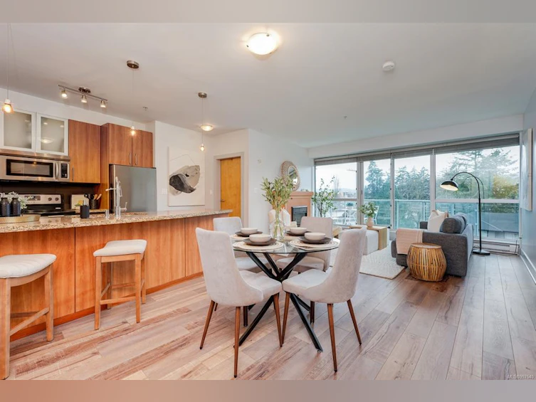 412-2745 Veterans Memorial Pkwy, Langford, BC, V9B 0H4 - 6