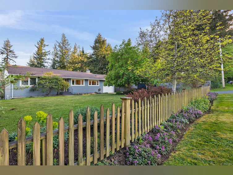 1589 Cedar Avenue, Comox, BC, V9M 2V6 - 11