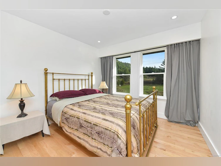 300 Wood Dale Drive, Mayne Island, BC, V0N 2J2 - 16