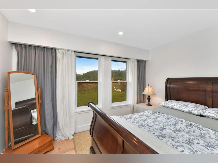 300 Wood Dale Drive, Mayne Island, BC, V0N 2J2 - 23