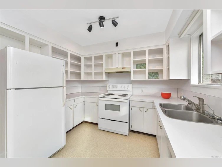 300 Wood Dale Drive, Mayne Island, BC, V0N 2J2 - 20