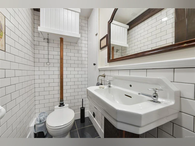 300 Wood Dale Drive, Mayne Island, BC, V0N 2J2 - 33
