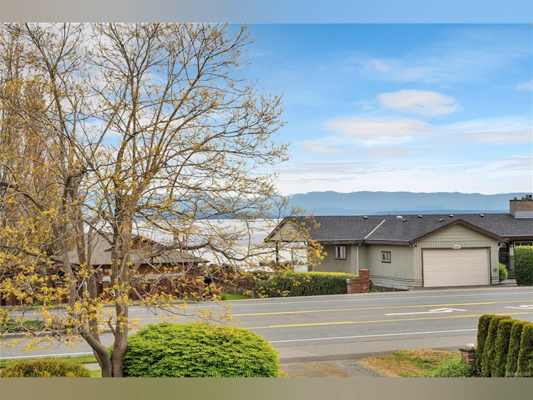 2460 S Island Highway, Campbell River, BC, V9W 1C6 - 44