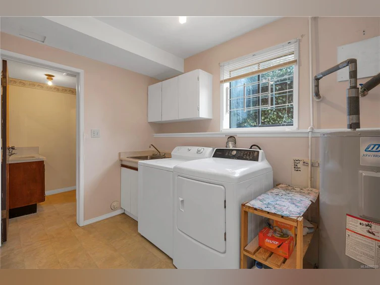 2460 S Island Highway, Campbell River, BC, V9W 1C6 - 38