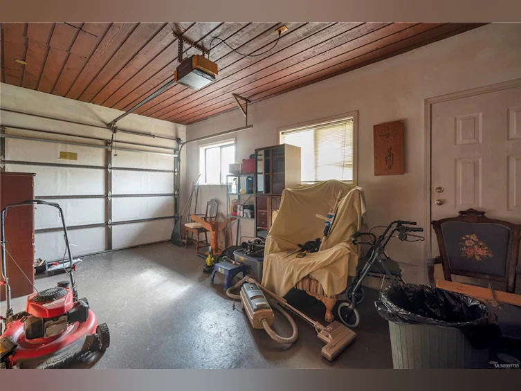 2460 S Island Highway, Campbell River, BC, V9W 1C6 - 43