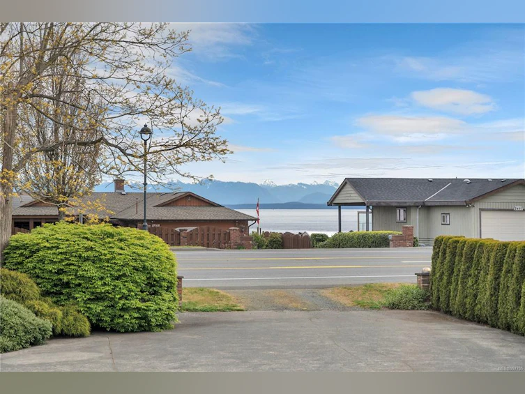 2460 S Island Highway, Campbell River, BC, V9W 1C6 - 47
