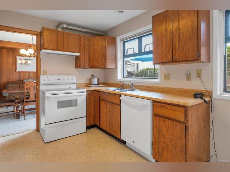2460 S Island Highway, Campbell River, BC, V9W 1C6 - 14