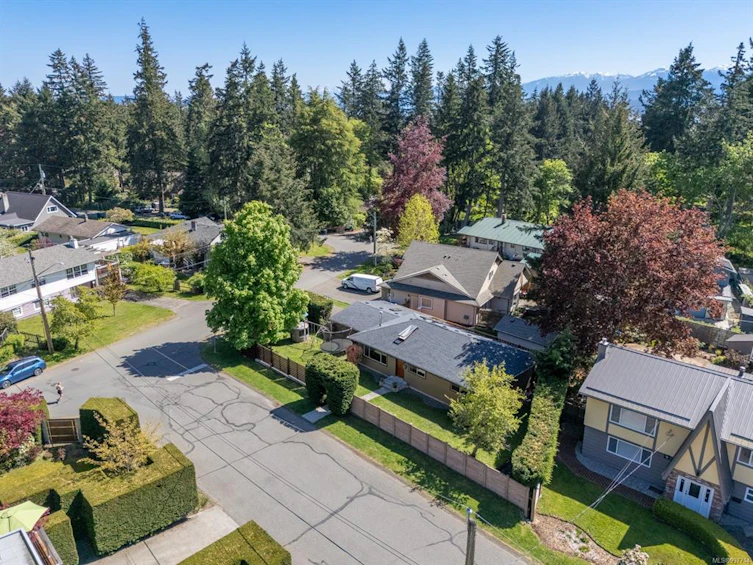 1639 E Centennial Avenue, Comox, BC, V9M 2V8 - 10