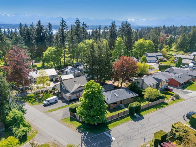 1639 E Centennial Avenue, Comox, BC, V9M 2V8 - 11