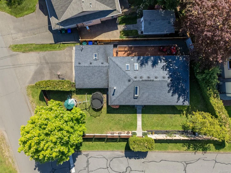 1639 E Centennial Avenue, Comox, BC, V9M 2V8 - 16