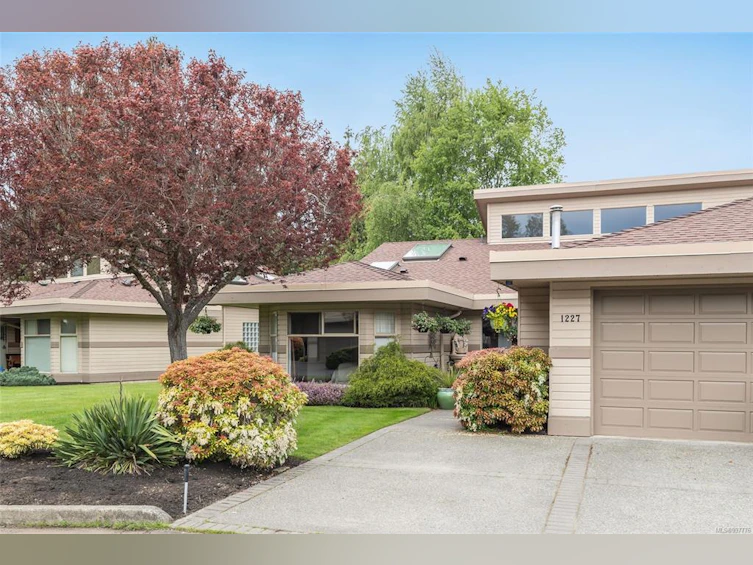 1227 Pond Place, French Creek, BC, V9P 2P8